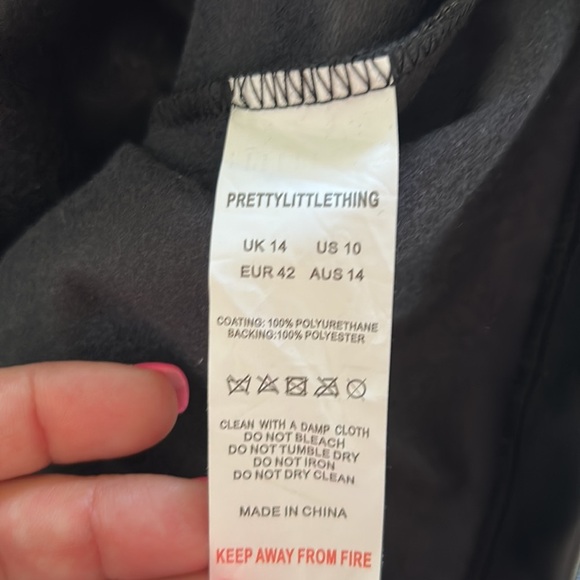 PrettyLittleThing Black Ruffle Dress - Picture 13 of 13